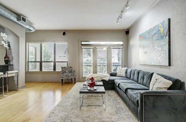 Building Photo - 1901 Post Oak Blvd