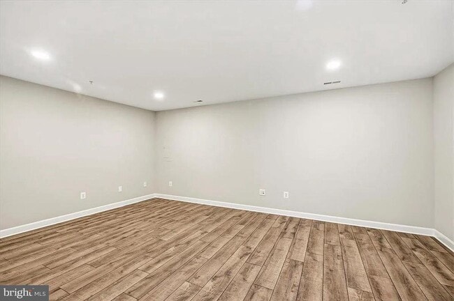 Building Photo - 3706 Singleton Terrace
