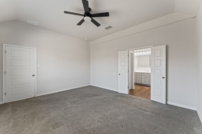 Building Photo - 229 Stag Way