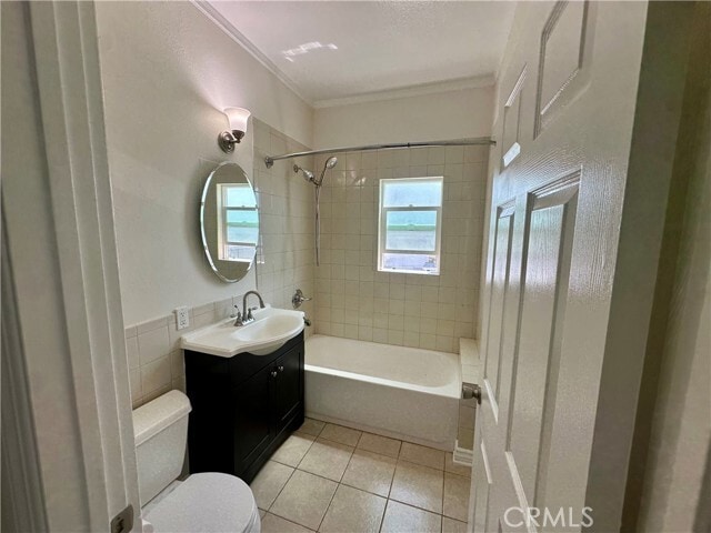 Building Photo - 1760 N Las Palmas Ave