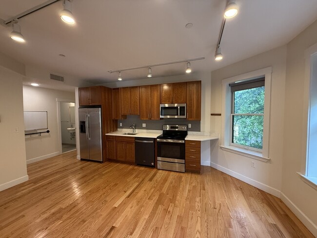 Building Photo - 367 Harvard St