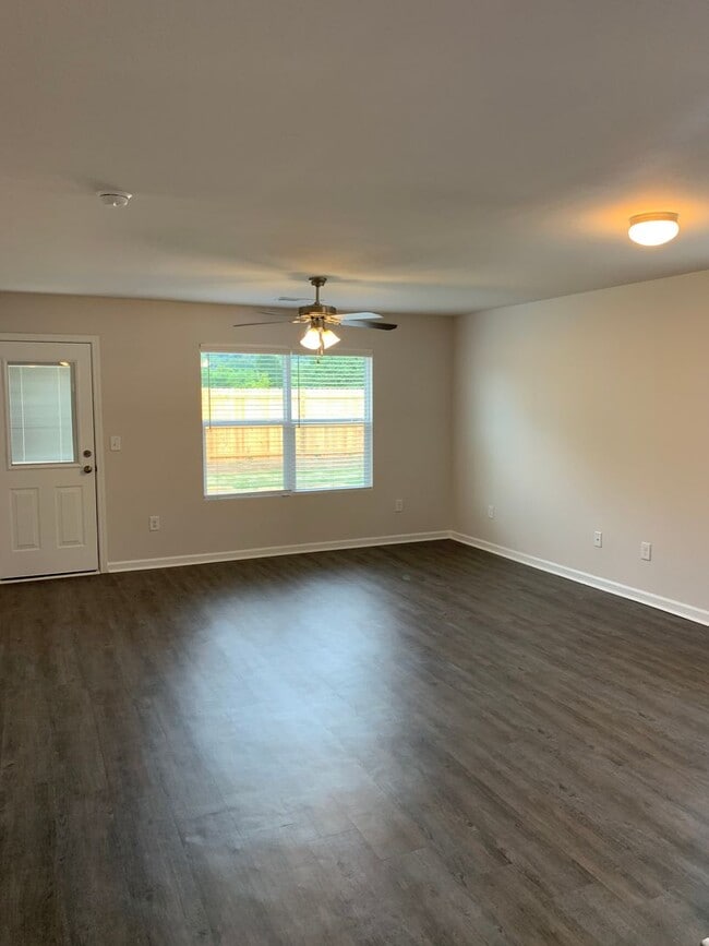 Building Photo - Now Pre-Leasing — Spacious 4 Bed, 2 Bath Home in Tucker Farms!