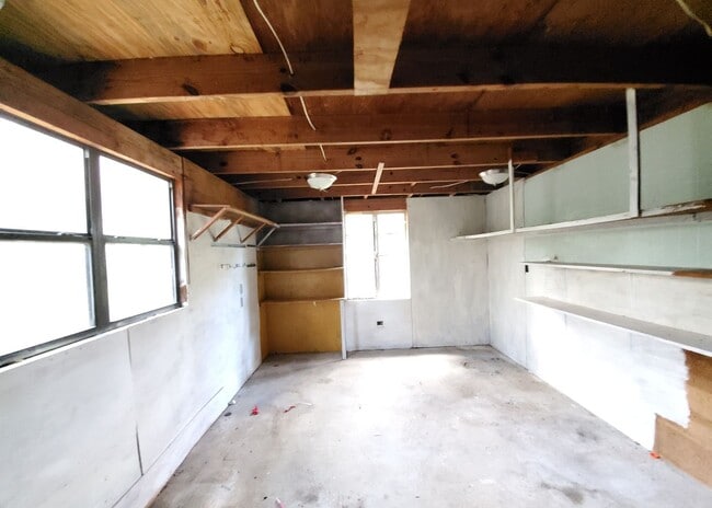 Building Photo - 1905 Athens Ave