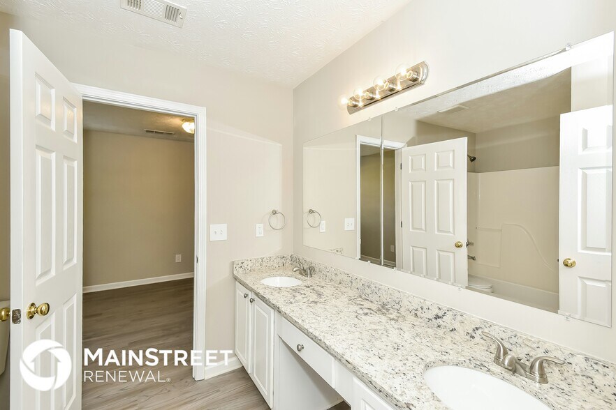 Building Photo - 4107 Robin Cir