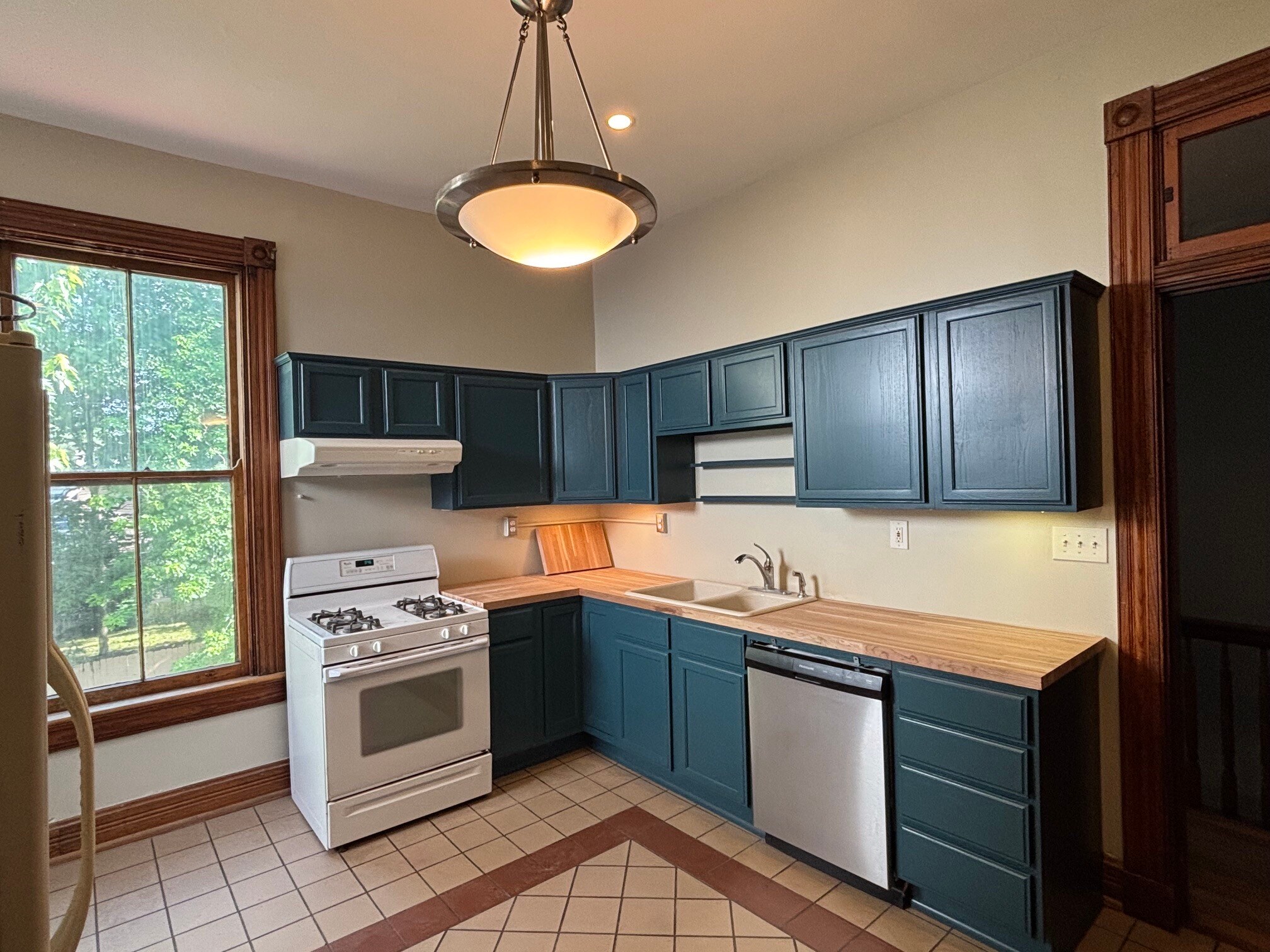 Building Photo - 1423 Pullan Ave