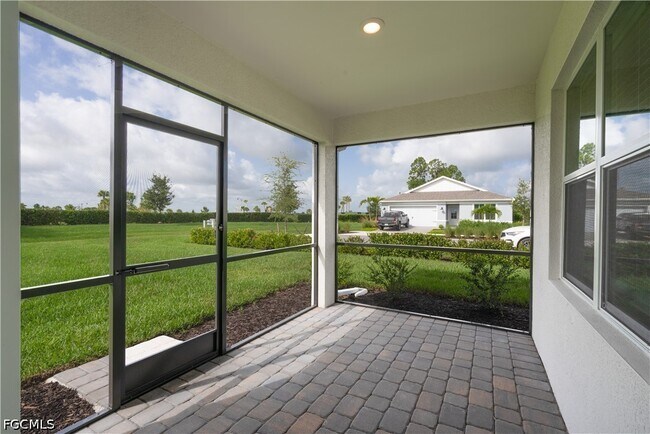 Building Photo - 42380 Cascade Dr