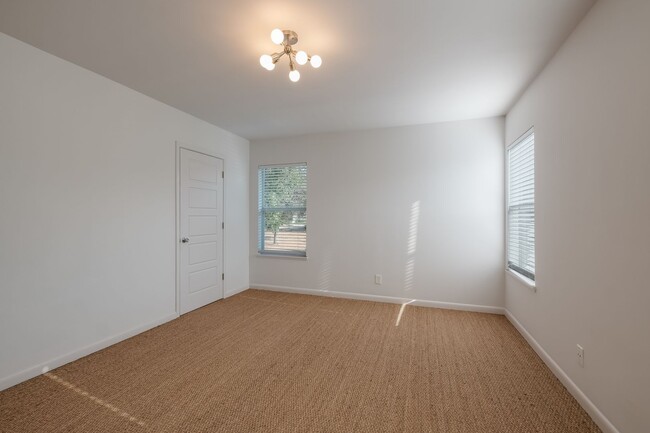 Building Photo - Renovated 1/1 Mid-Century Gem in Historic Monte Vista