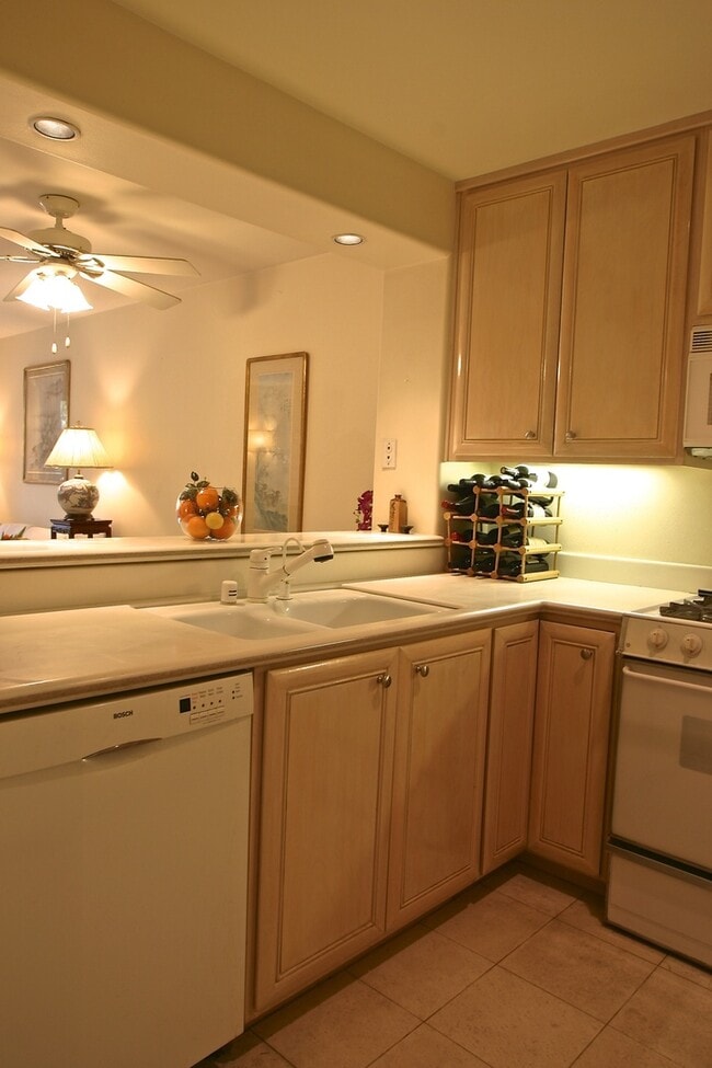 Building Photo - Total Quality Living! This private and qua...
