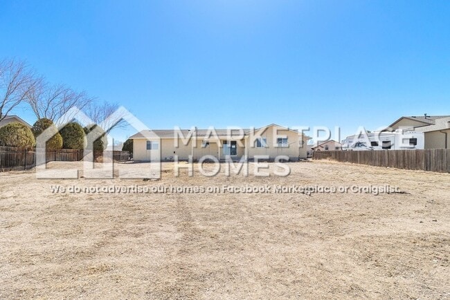 Building Photo - 147 S Golfwood Dr W