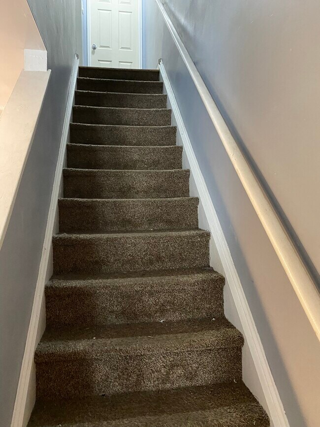 Ascend stairs to 2nd Fl that leads to bdrms, bathrm, linen closet - 603 N 32nd St