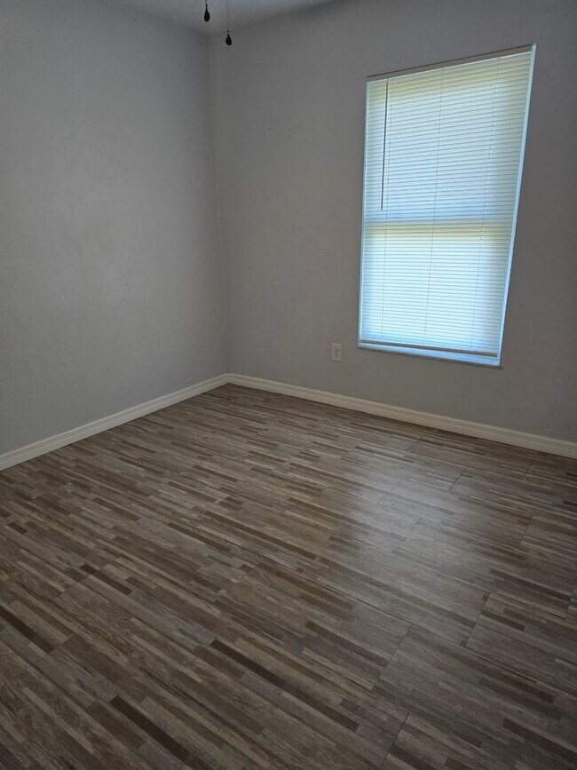 Building Photo - Charming 3/1/1 in Dunnellon!!!