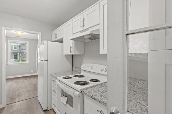 Building Photo - ADORABLE 3 BEDROOM 1 BATH RANCH HOUSE