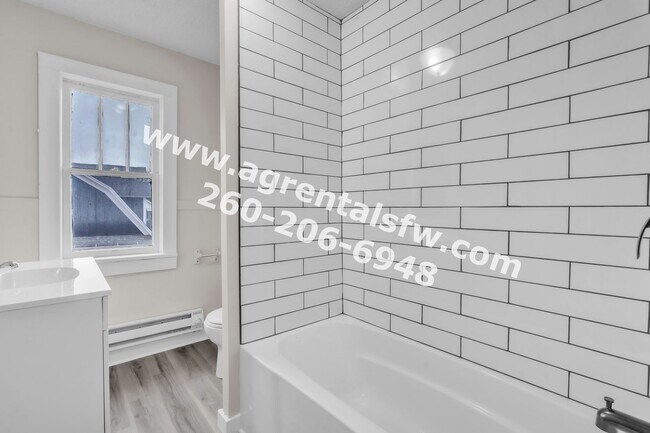 Building Photo - 1235 Huestis Ave