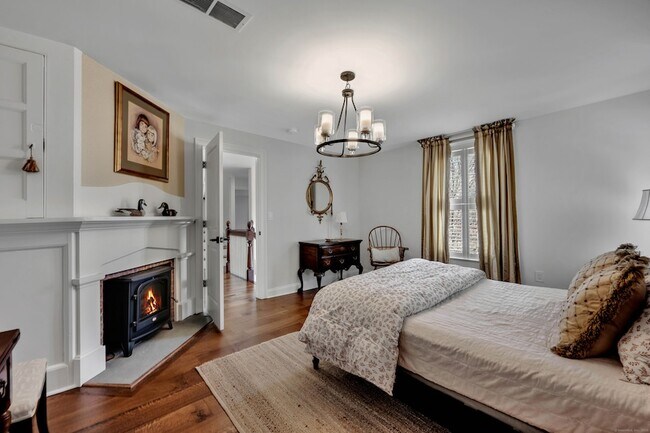 Building Photo - 75 Green Hill Rd