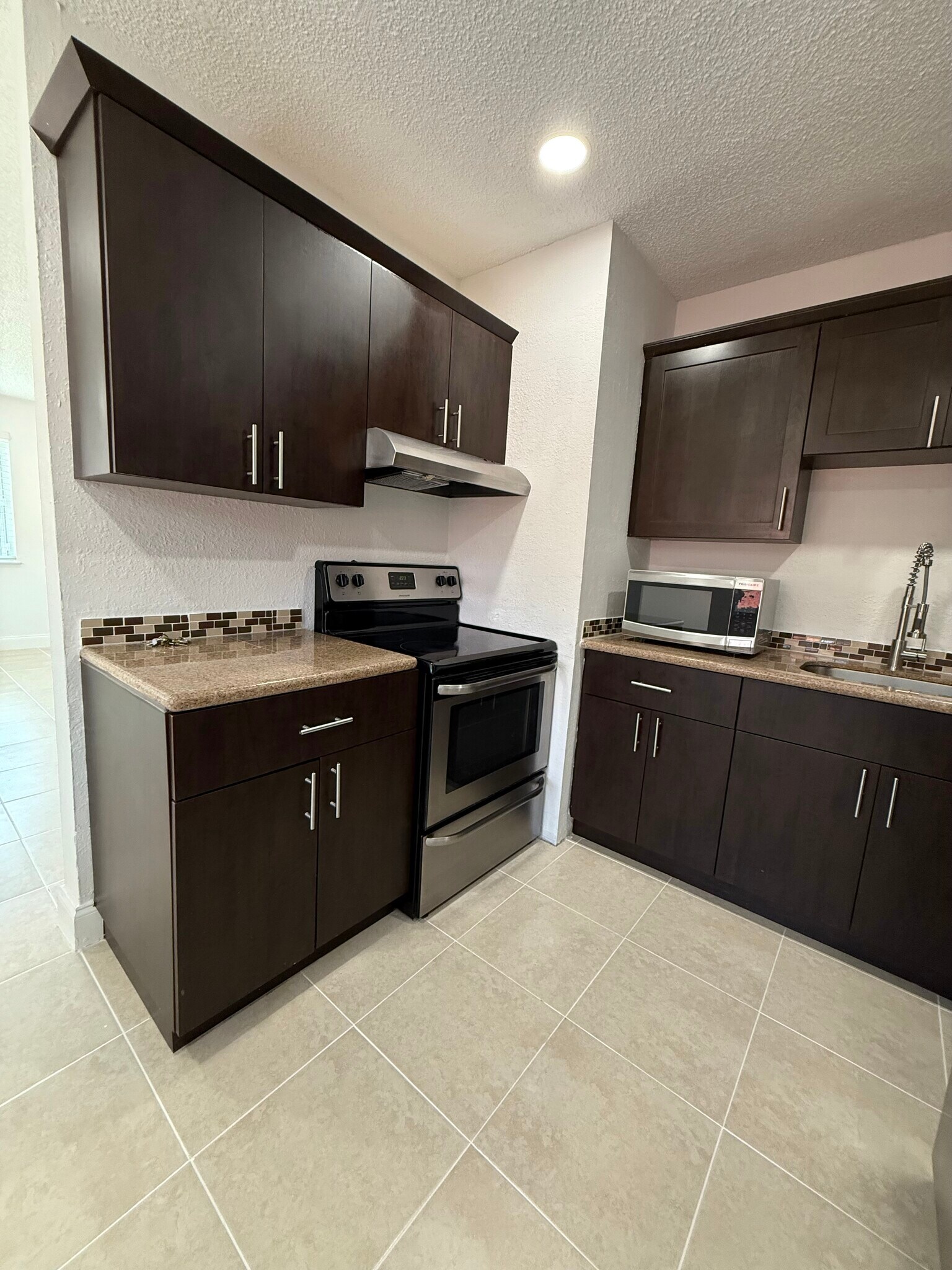 Kitchen - 821 SW 9th St