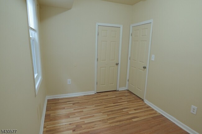 Building Photo - 84 Scheerer Ave