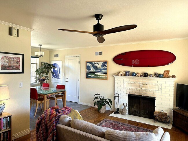 Building Photo - Beautiful Old Southwest Reno Home with Huge Private Yard