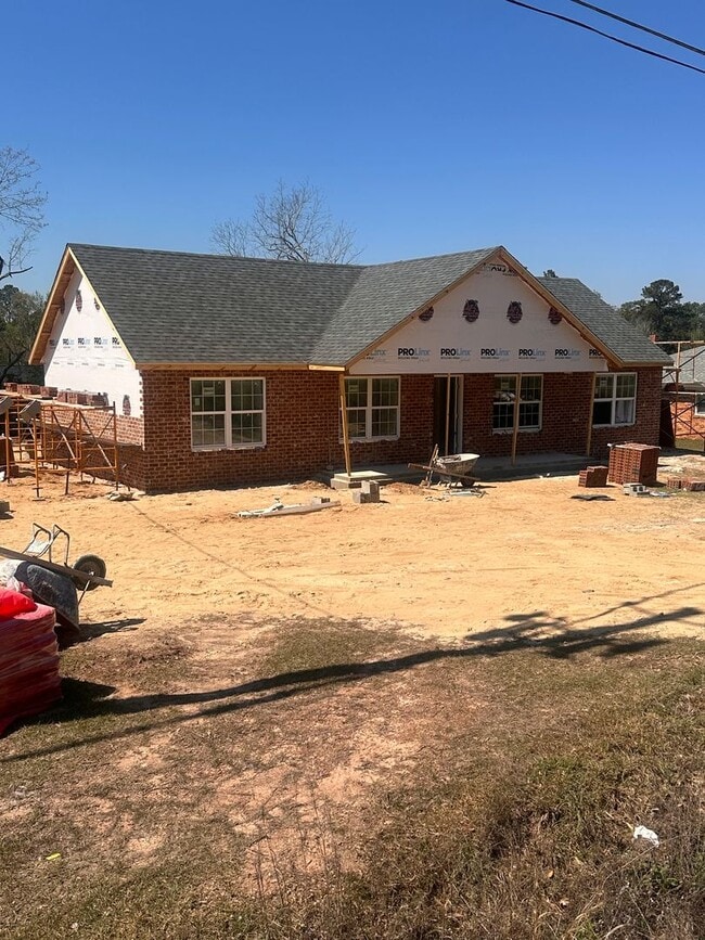 Building Photo - 4 Bed 3 Bath Brick Home - Coming Soon