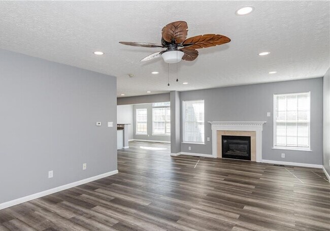 Building Photo - 3601 Empire Dr