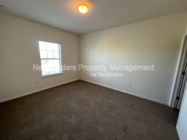 Building Photo - 4908 Key Lime Dr