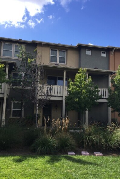 Building Photo - 793 Modern Ice Dr