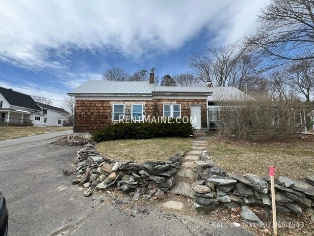 Building Photo - 312 Main Rd S