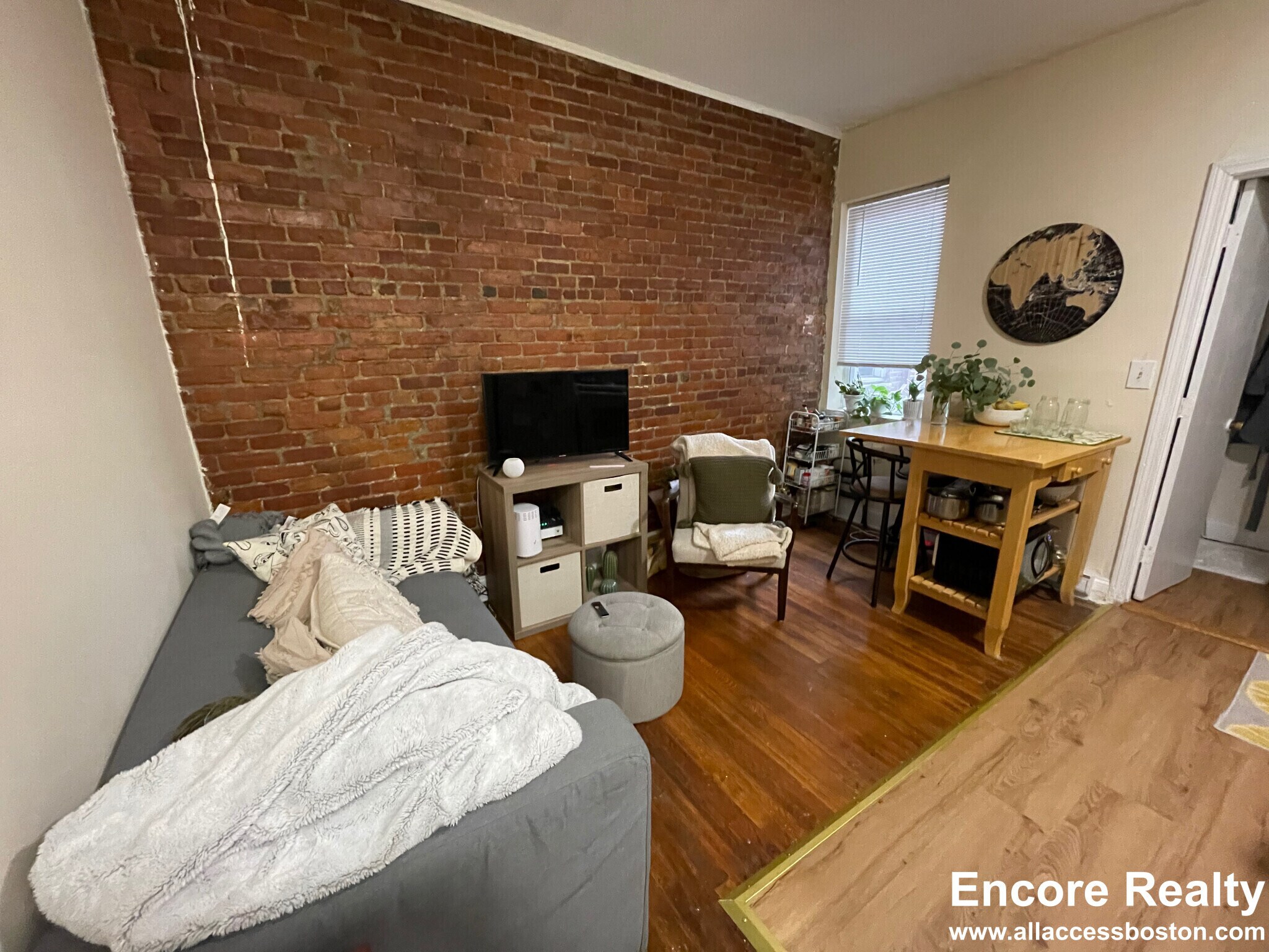 Building Photo - 892 Huntington Ave