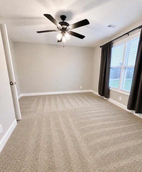 Building Photo - 451 Kinslow Ct
