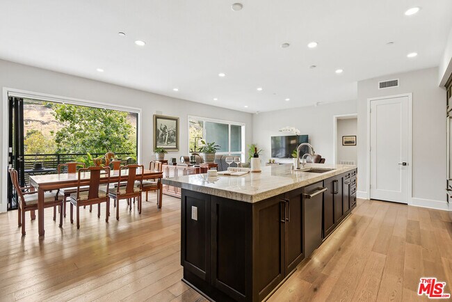 Building Photo - 12775 Bluff Creek Dr