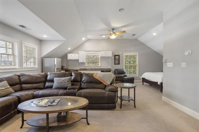 Building Photo - 97 Huntington Rd NE