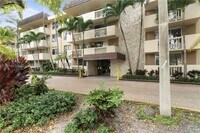 Building Photo - 1800 Sans Souci Blvd