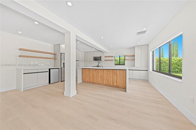 Building Photo - 11300 SW 43rd St