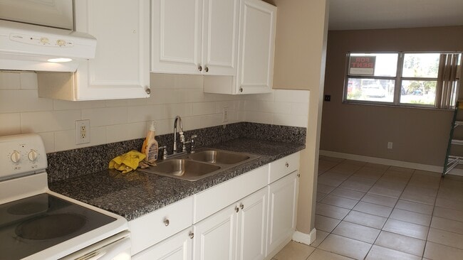 Building Photo - 1309 Union St