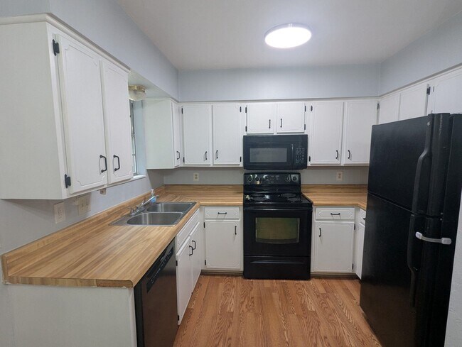 Building Photo - 4256 Carrington Ct