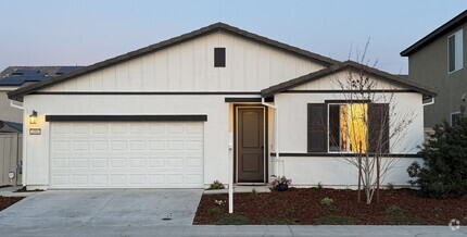 Building Photo - Gorgeous Four Bedroom Two Bathroom Home