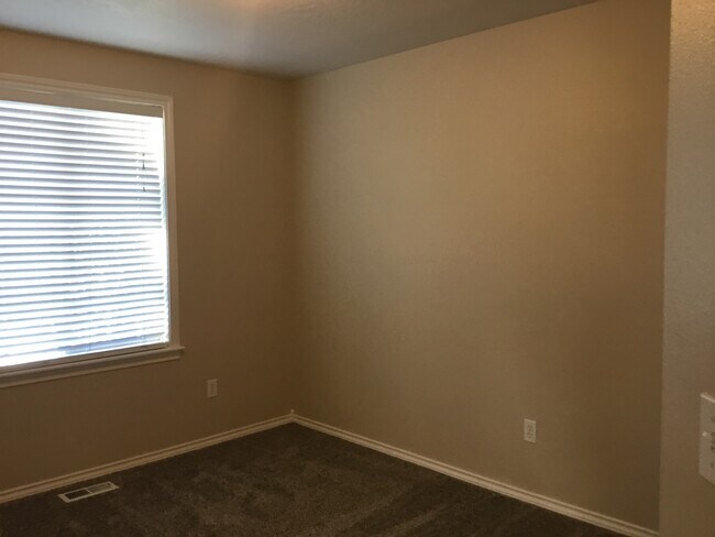 Building Photo - Beautiful & Spacious Four Bedroom Meridian Home!!!