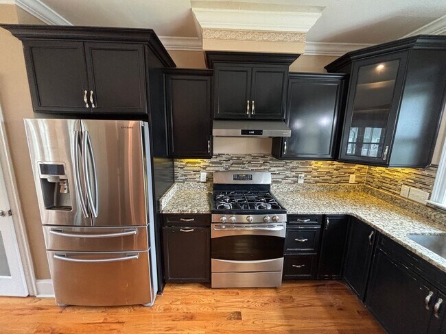 Building Photo - Charming 3-Bedroom Home in Southwood – Spa...