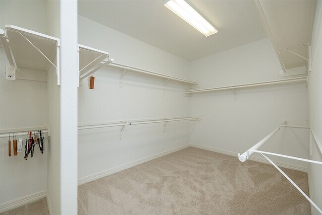 Building Photo - 14103 Park Antique Ln