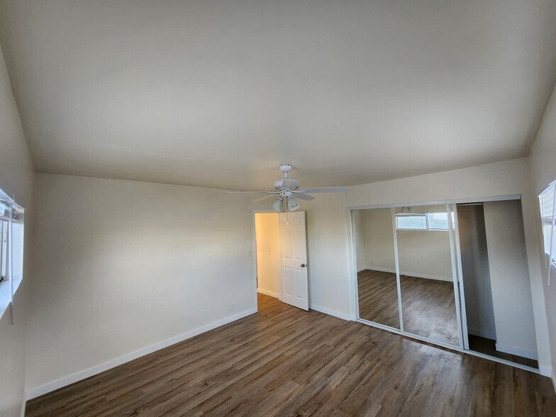 Building Photo - 1414 S Orange Grove Ave