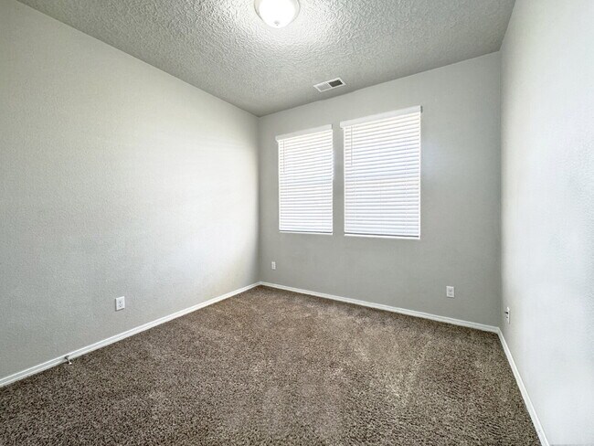 Building Photo - Wonderful, Newer 4 BR Home in Cleveland Heights!
