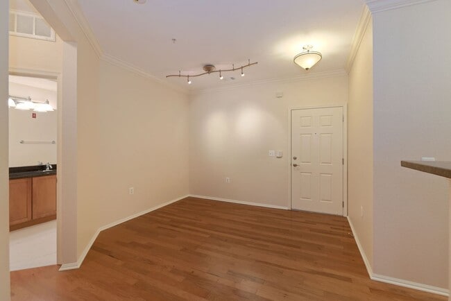 Building Photo - 1 Bed 1 Bath - North Bethesda Condo - 1 Reserved Parking Space