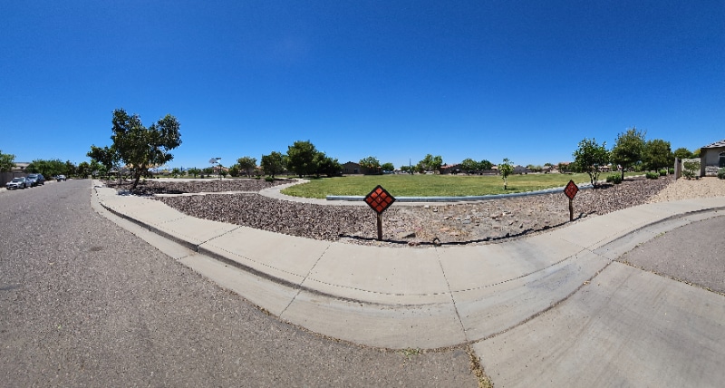 Building Photo - 2751 W Sunland Ave