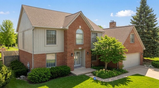 Building Photo - 53428 Gregory Dr