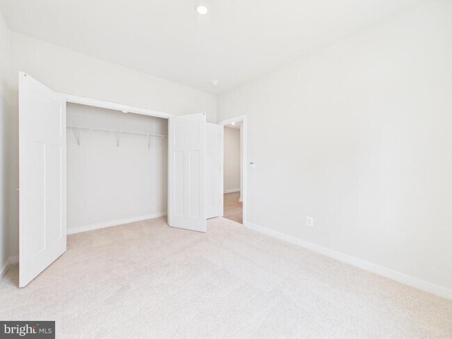 Building Photo - 362 Baker Dr