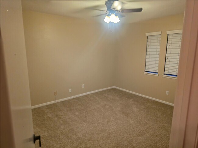 Building Photo - 1107 Manatee Ln