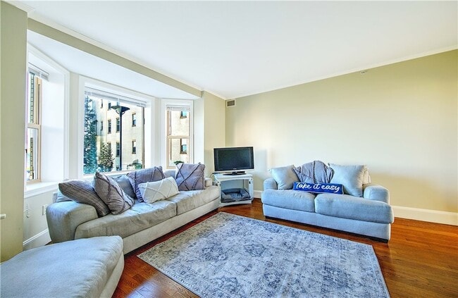 Building Photo - 1180 Narragansett Blvd