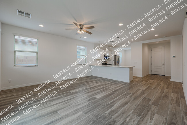Building Photo - 5938 N 90th Dr