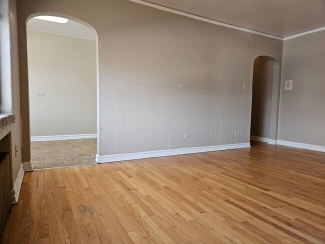 Building Photo - Lovely One Bedroom Apartment - Conveniently Located!