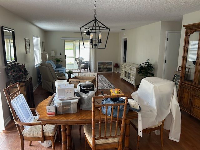 Building Photo - 1116 San Bernardo Rd