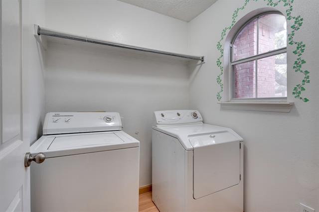 Building Photo - 3900 Oak Park Dr